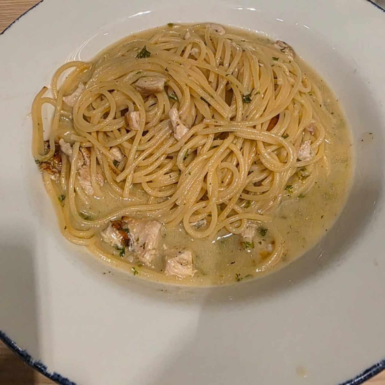 Spaguetti con pollo al oleo