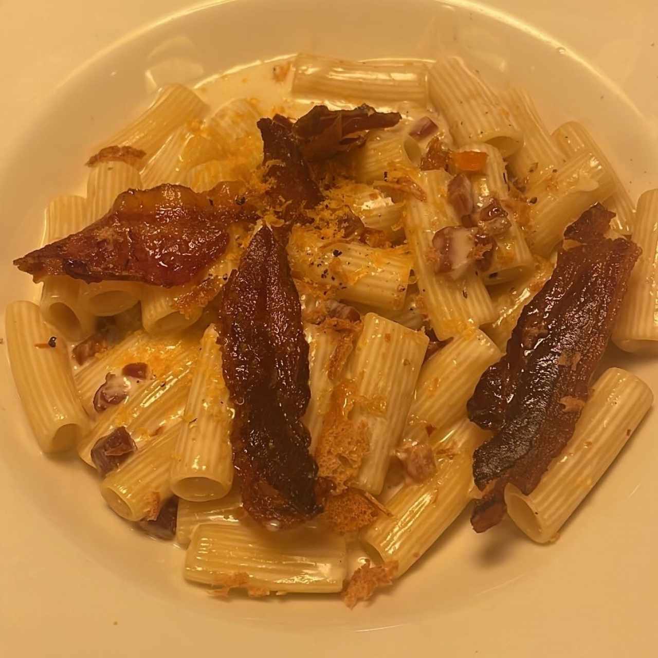 RIGATONI NI CARBONARA NI ALFREDO