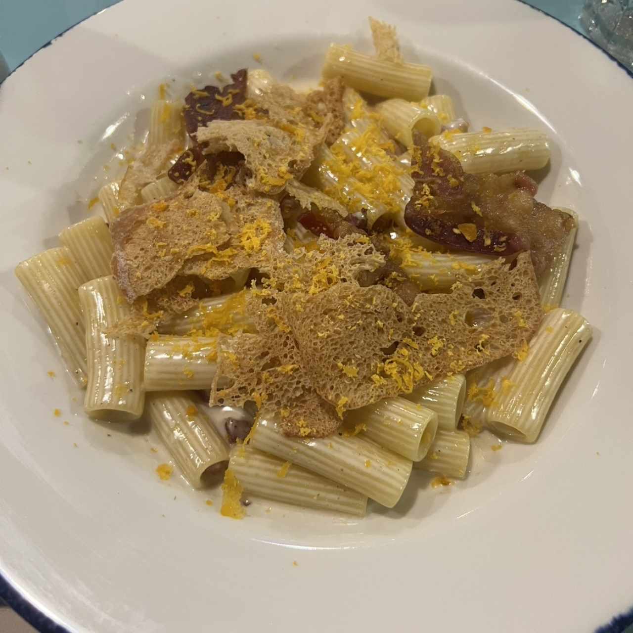 RIGATONI NI CARBONARA NI ALFREDO