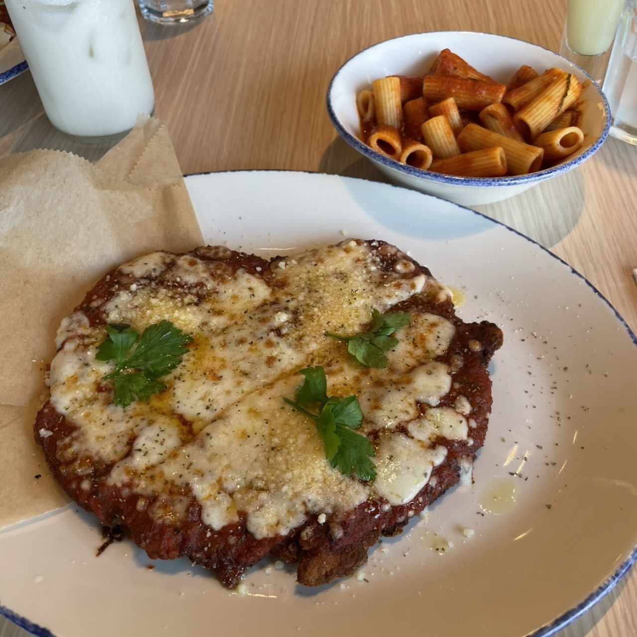 SECONDI PIATTI - MILANESA DE POLLO