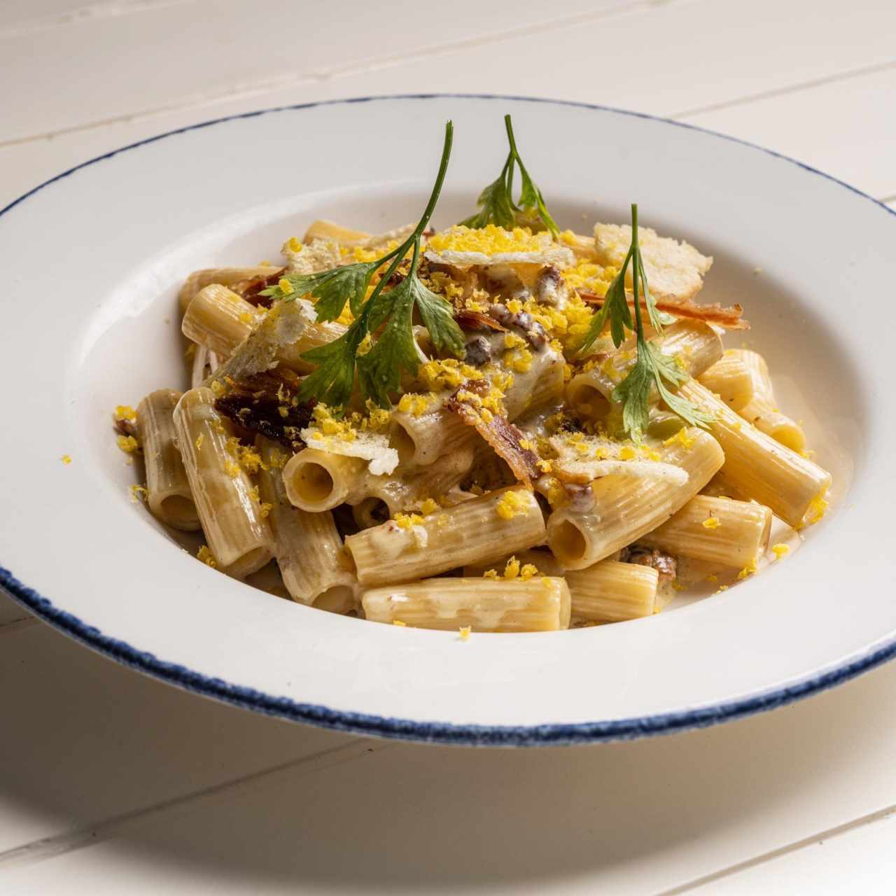 RIGATONI NI CARBONARA NI ALFREDO