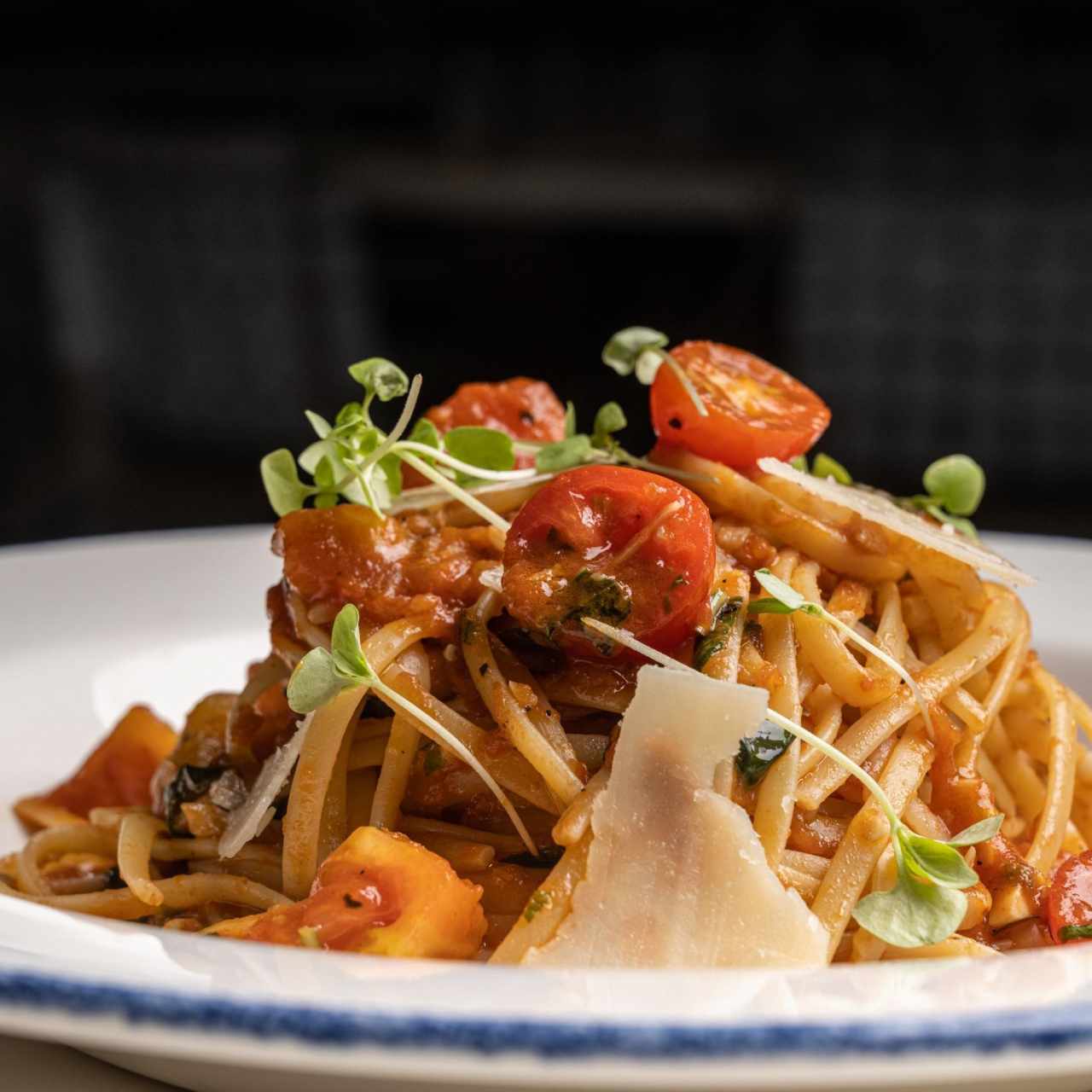 LINGUINI AL FILETTO DI POMODORO