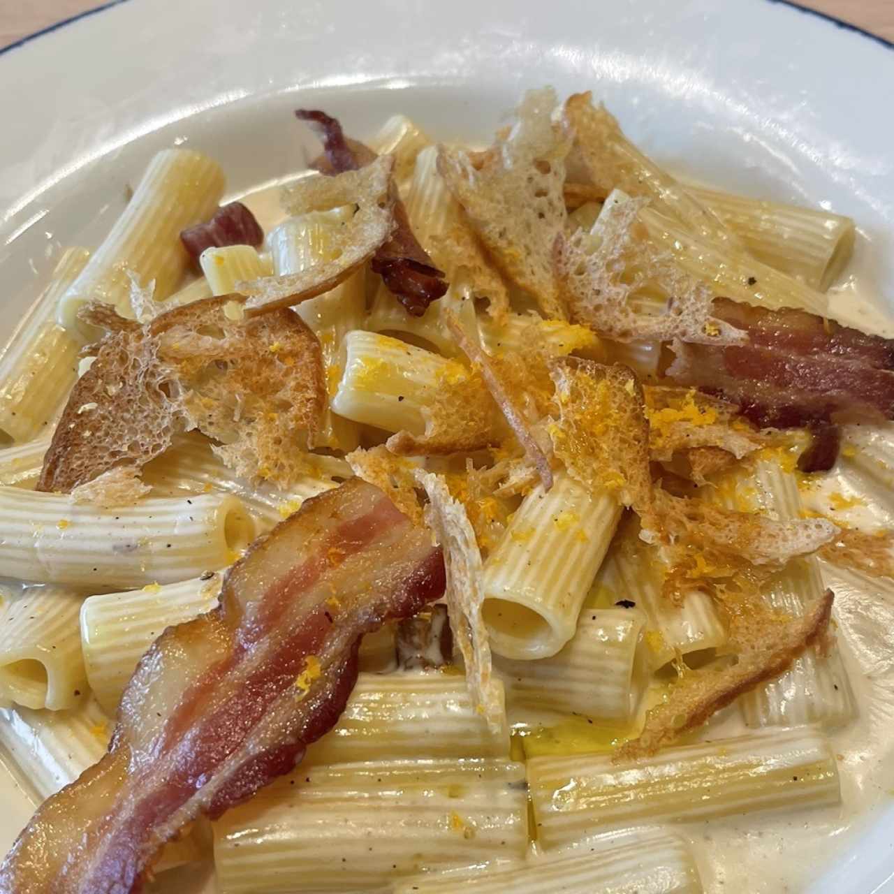 RIGATONI NI CARBONARA NI ALFREDO
