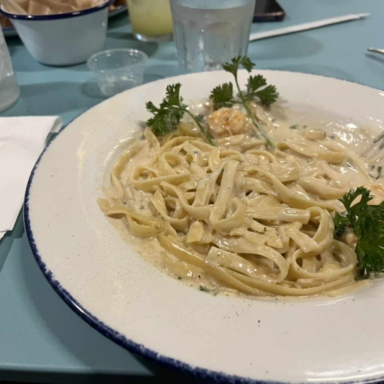 FETUCCINI AGLIO, OLIO E GAMBERETTI
