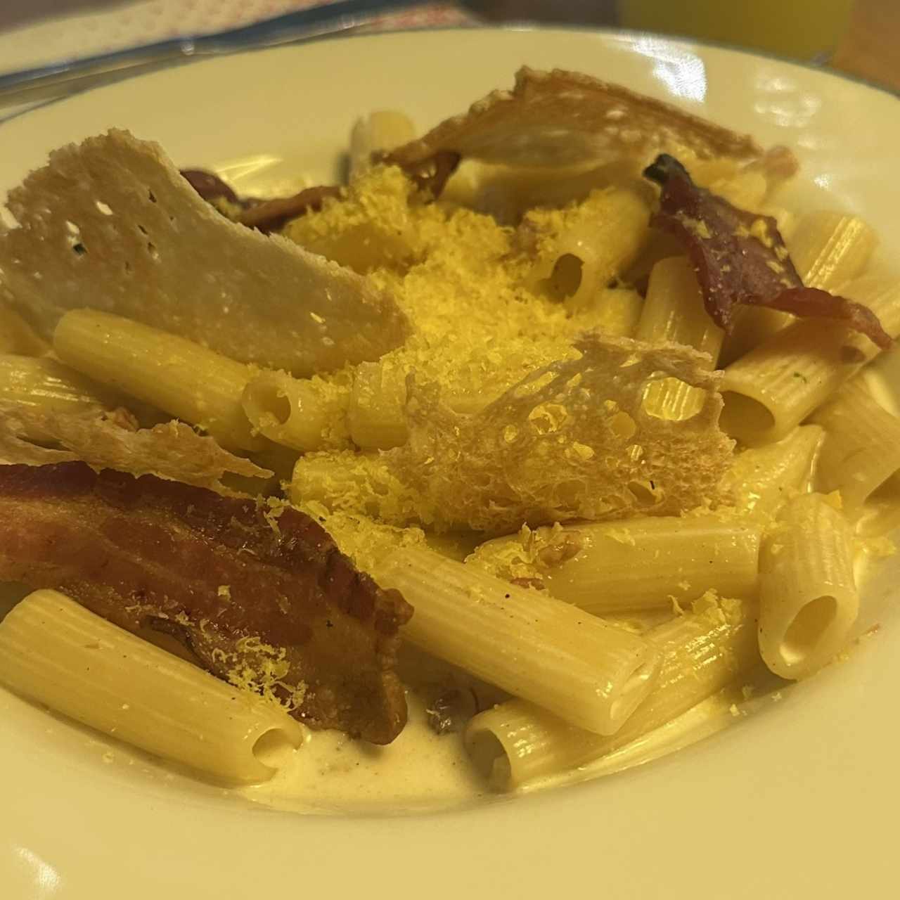 RIGATONI NI CARBONARA NI ALFREDO