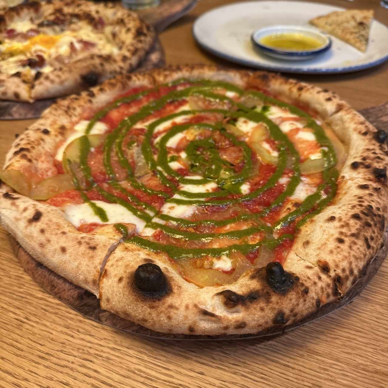 PIZZAS TRADICIONALES - CAPRESE