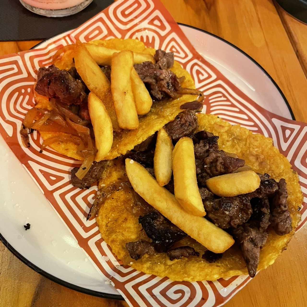 Tacos de Entraña con Costra de Queso