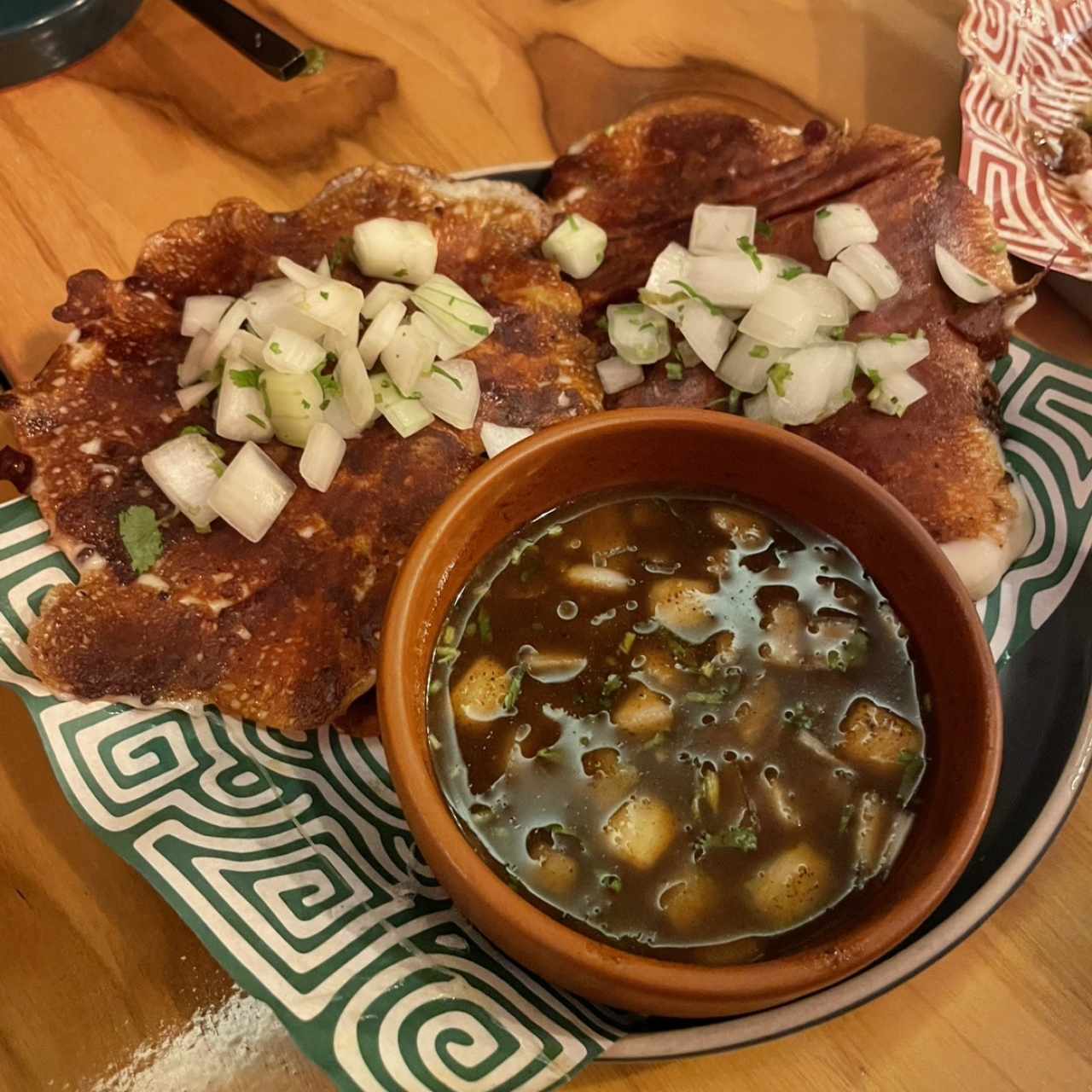 Tacos de Birria con Costra de Queso