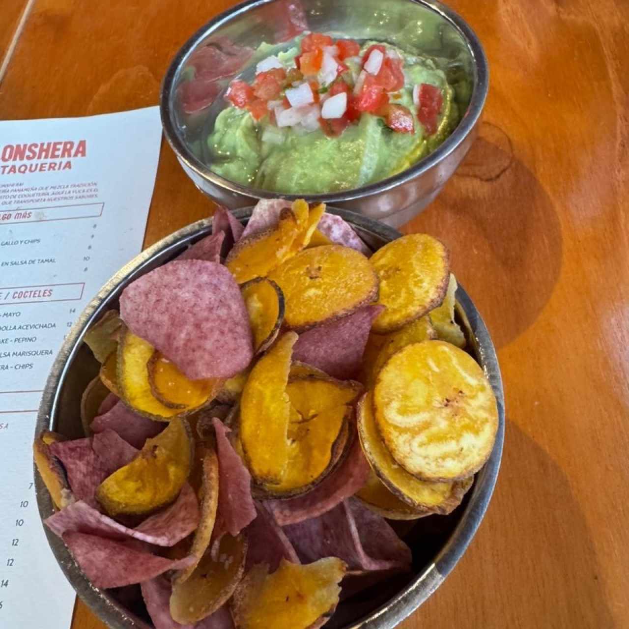 Guacamole con Pico de Gallo y Chips