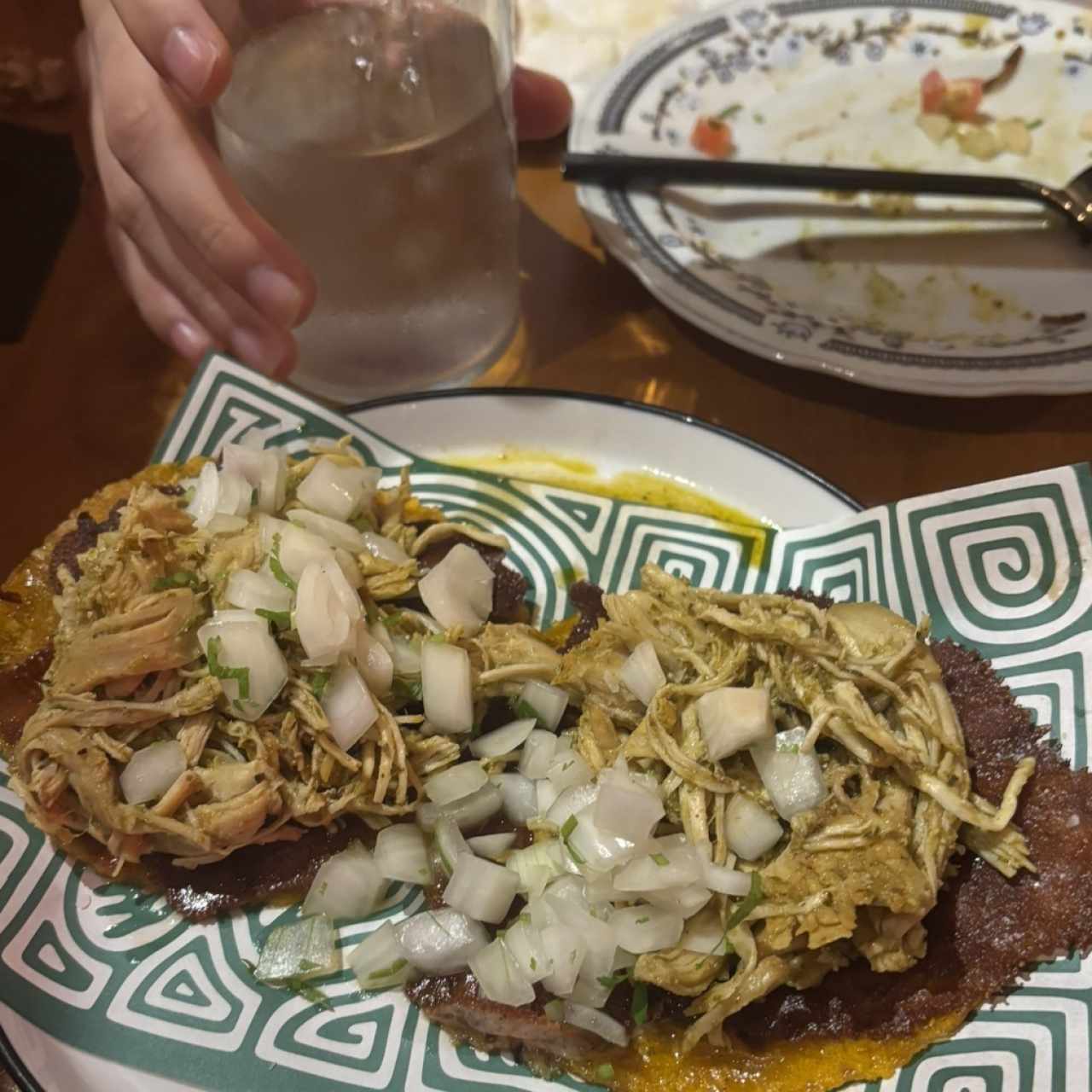 Tacos de pollo en slasa verde 
