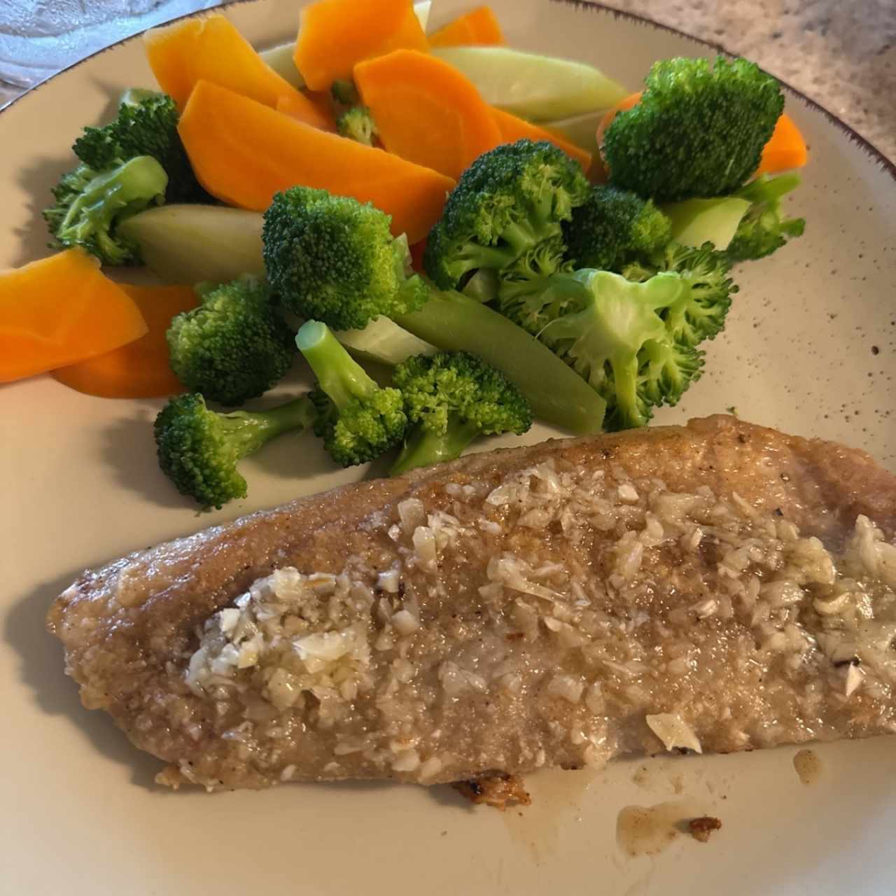 Corvina al ajillo 