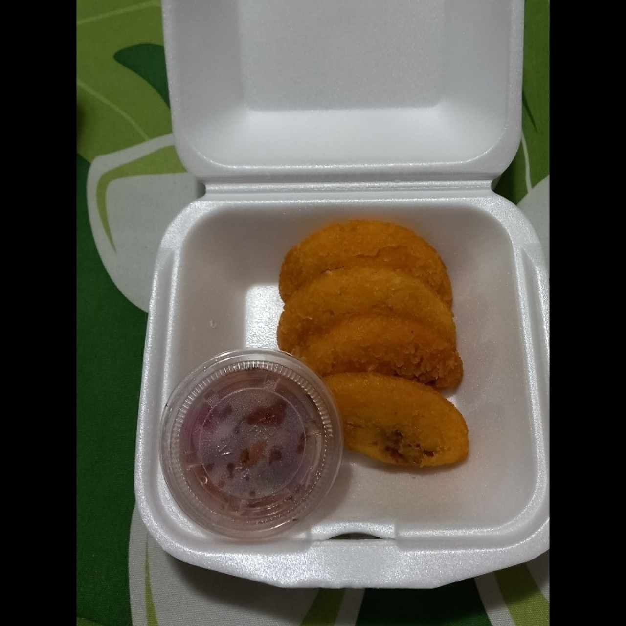 Empanaditas de carne con pica gallo