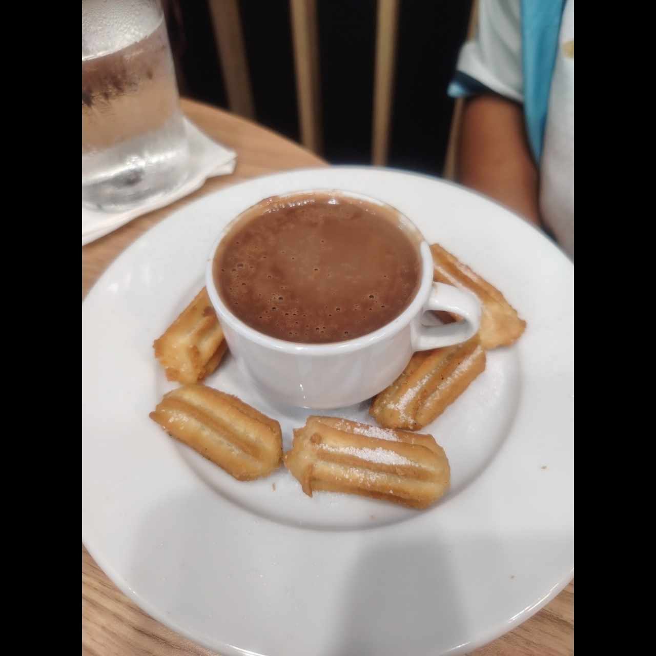 CHURROS CON CHOCOLATE