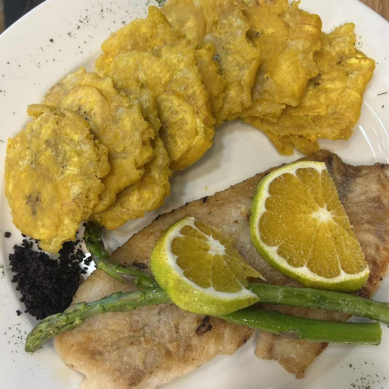 Pescado con patacones