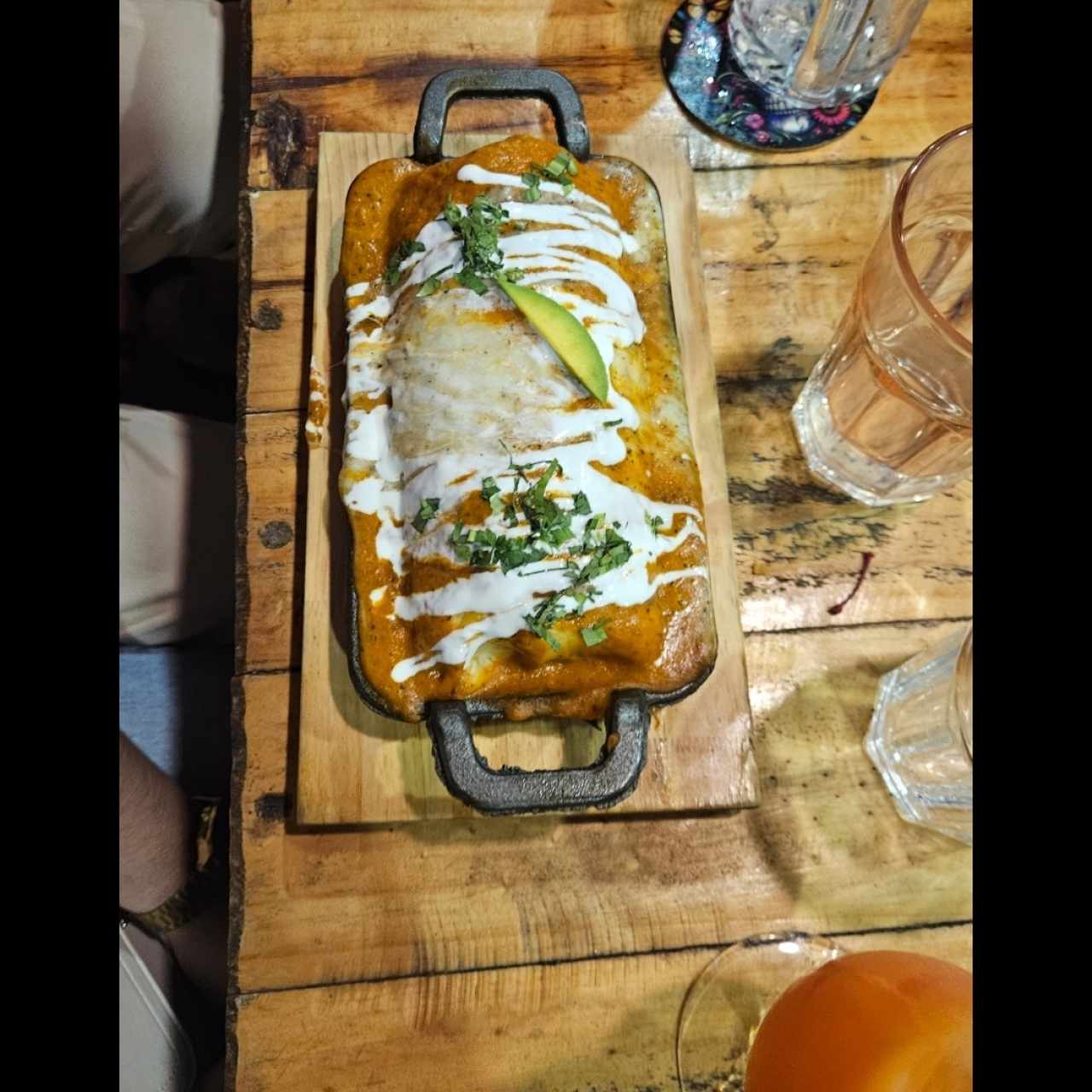 burrito - no me acuerdo el nombre completo viene con mas aguacates pero me los comi antes de la foto 