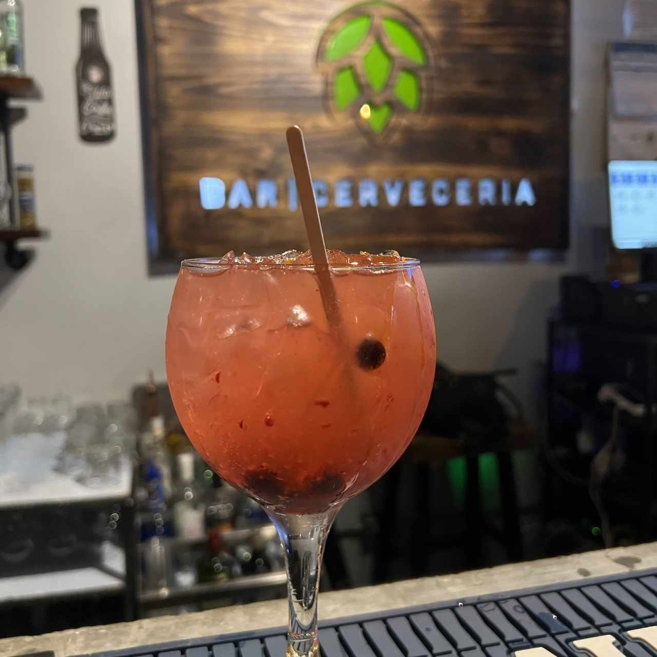 Gin tonic de frutos rojos