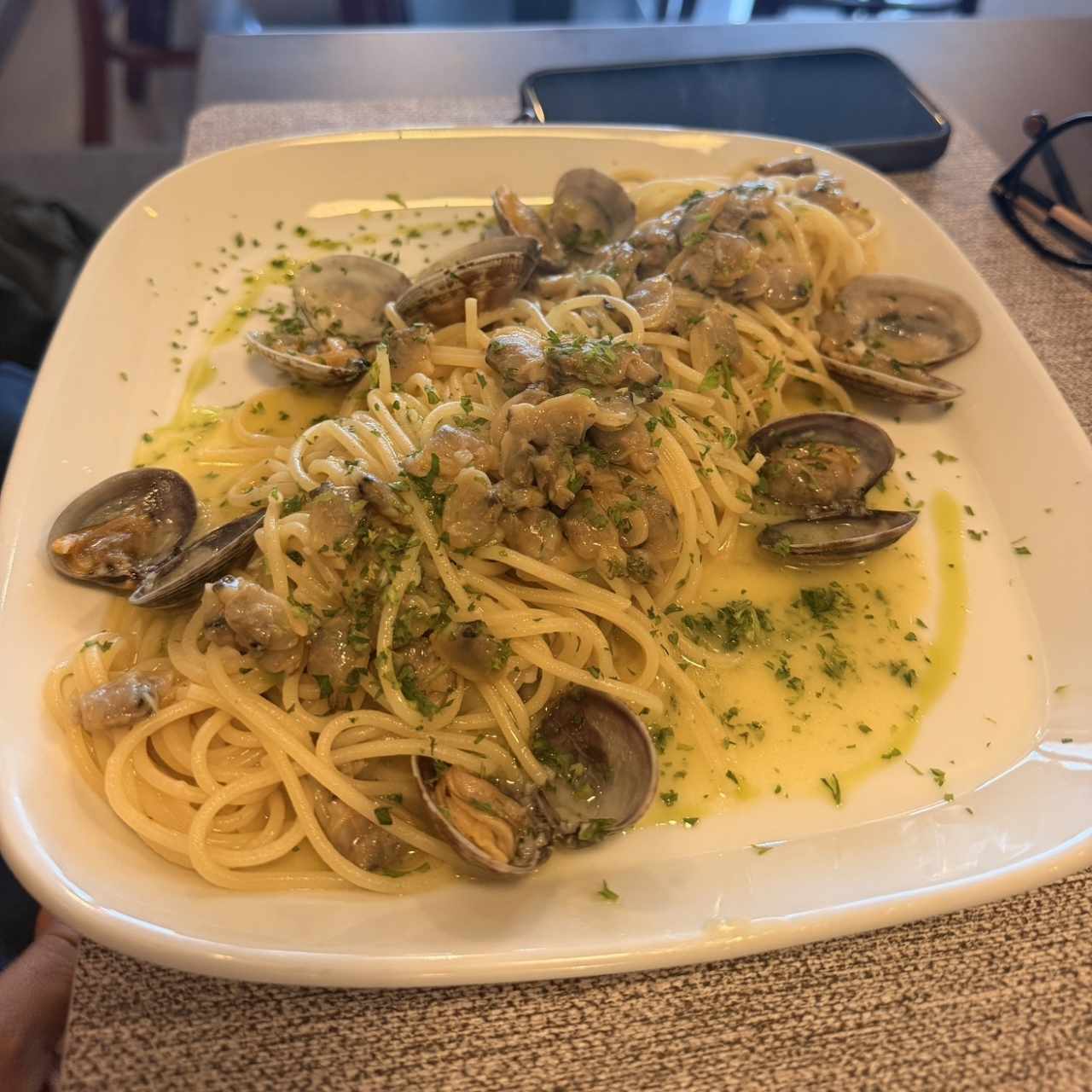 Spaghetti con le vongole al guazetto