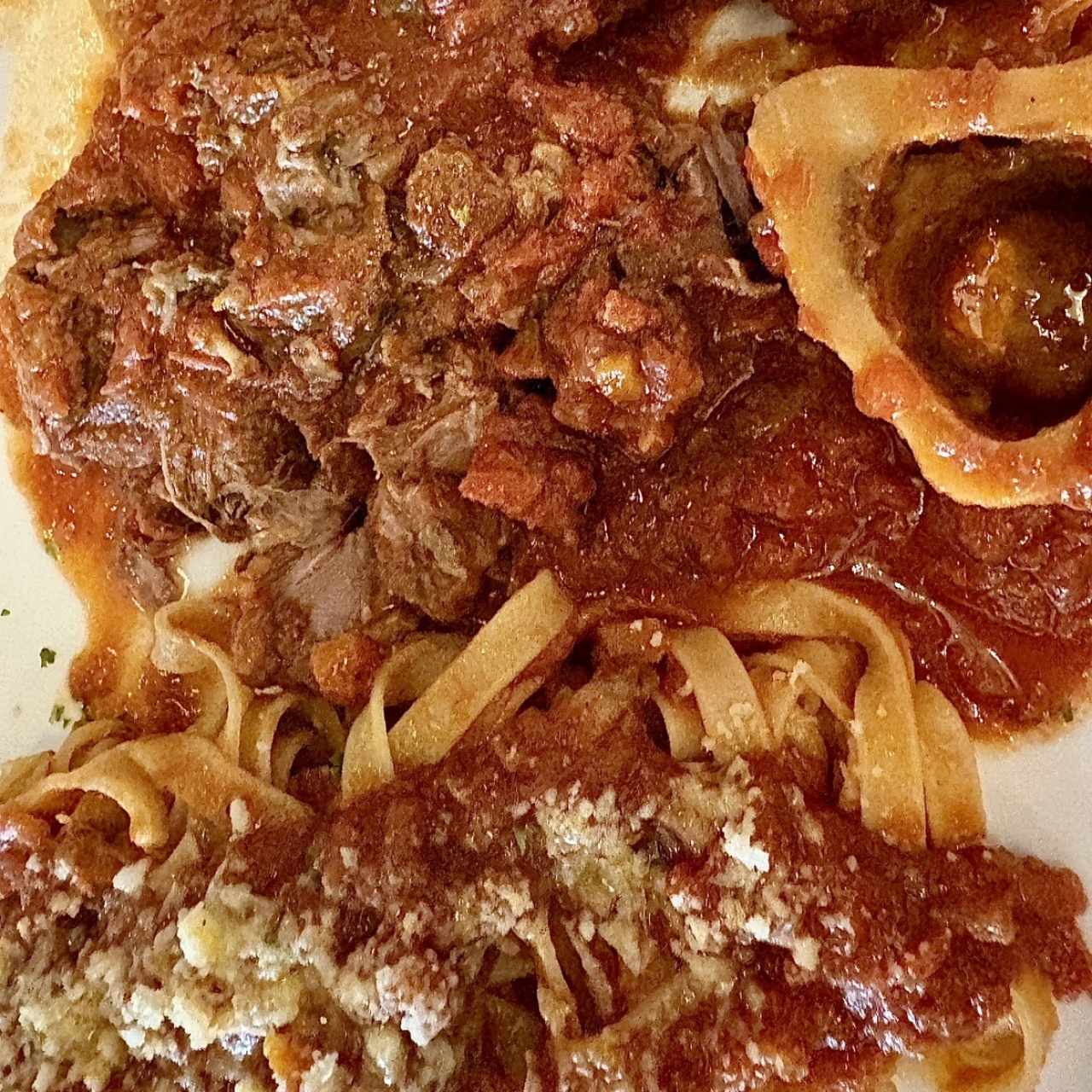 Osobuco con tagliatelle