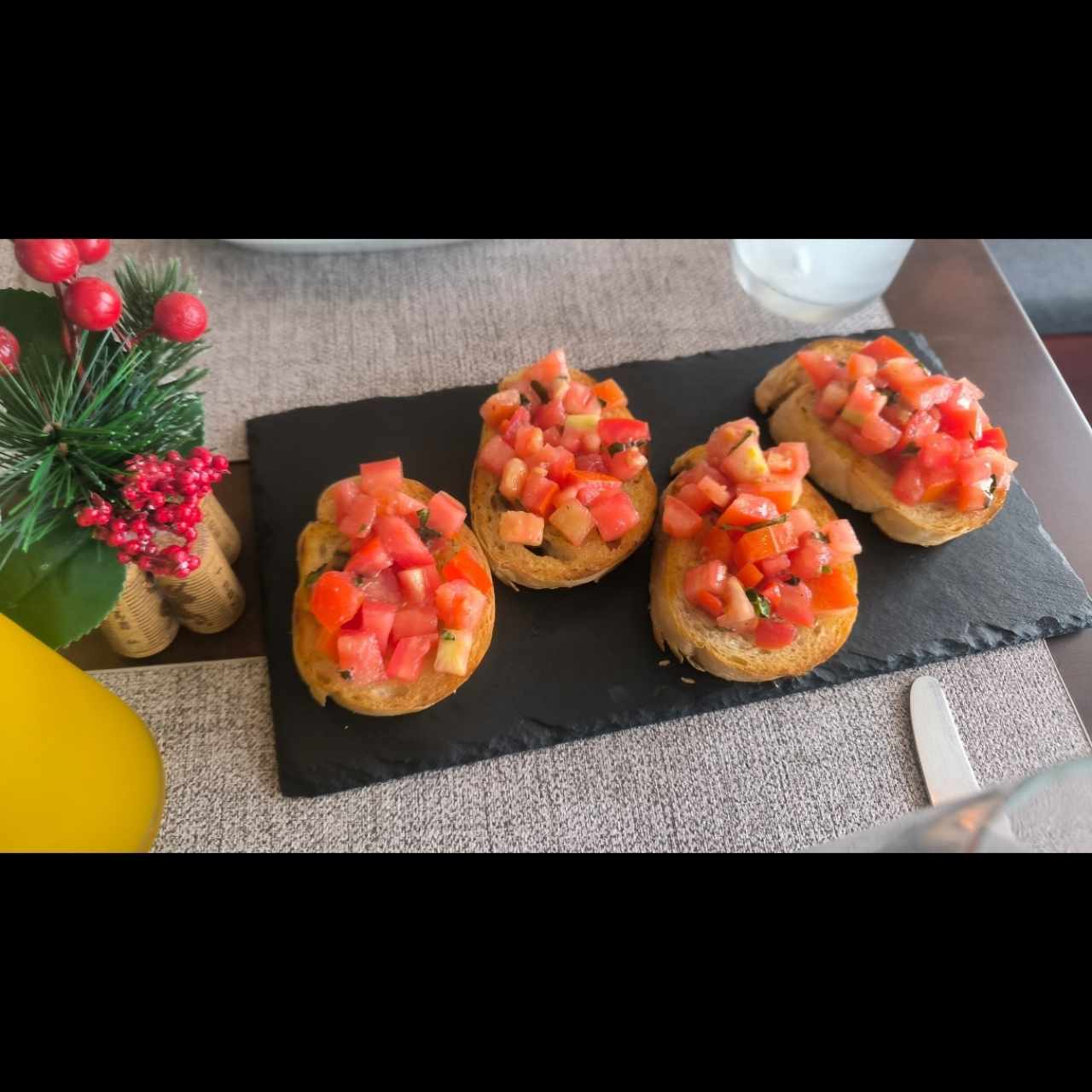 entrada pan con tomate