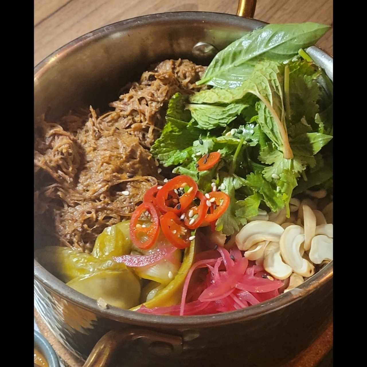 PLATOS FUERTES - GOLDEN POT