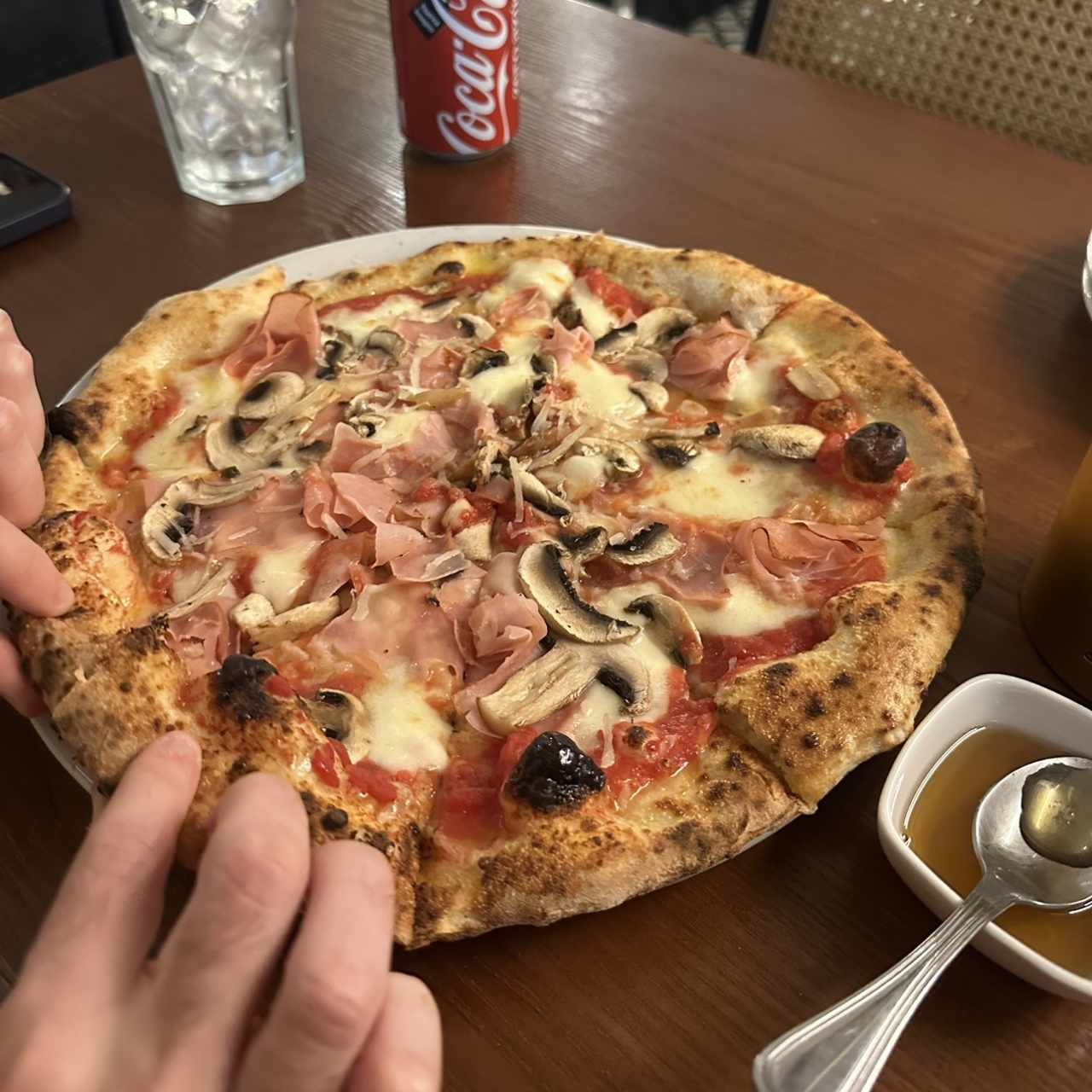 Pizza jamon y hongos 
