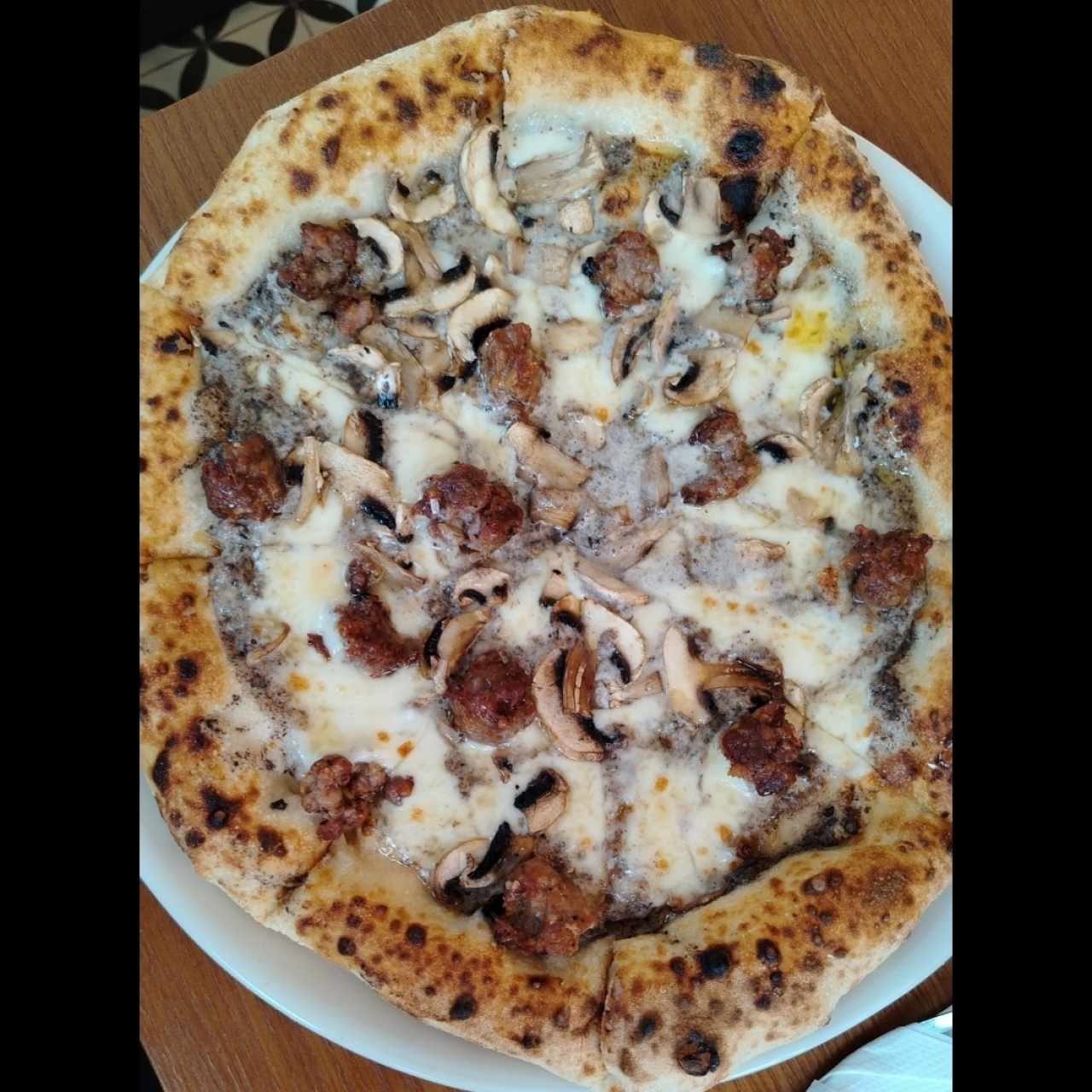 Pizza Nero