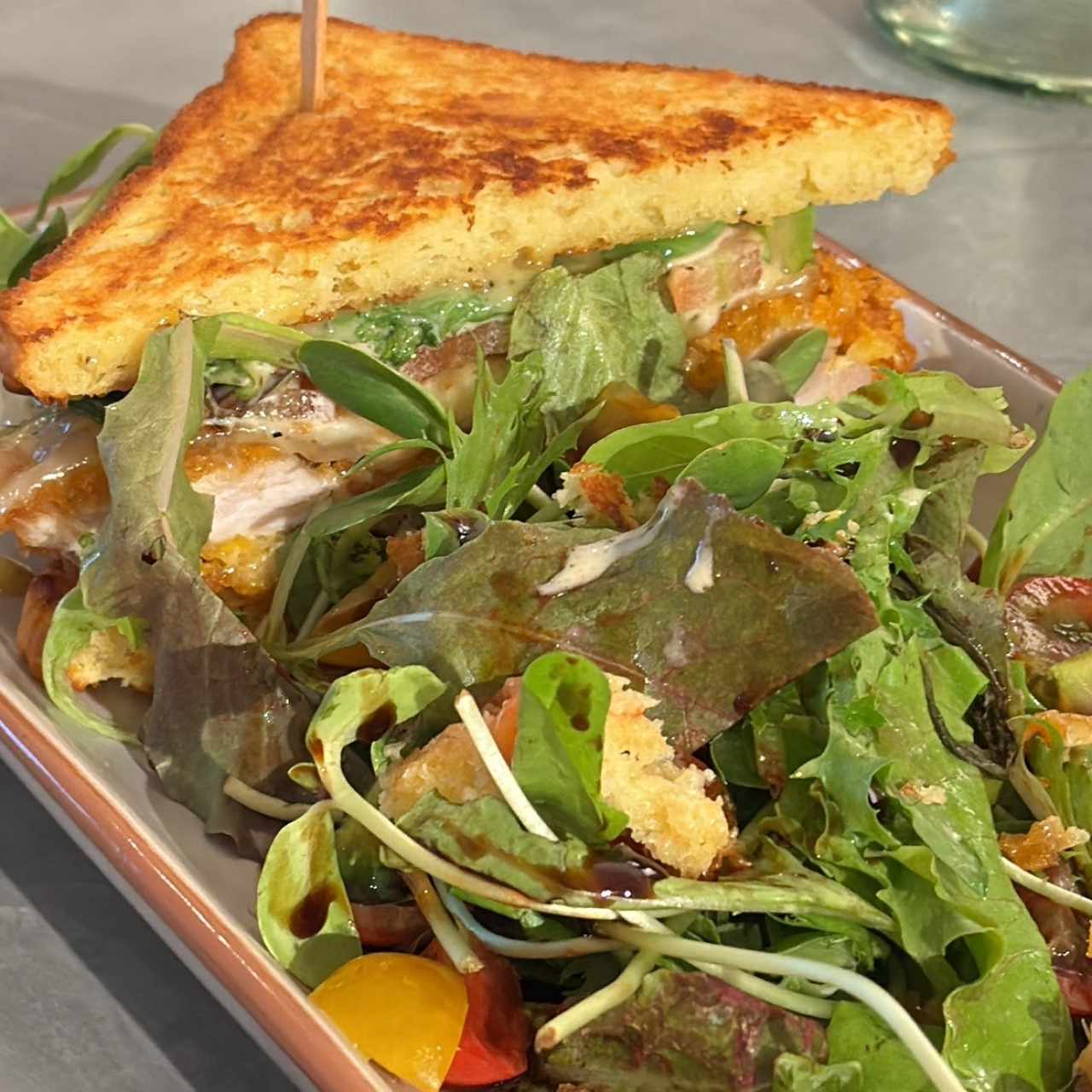Crispy chicken sandwich en pan gluten free 