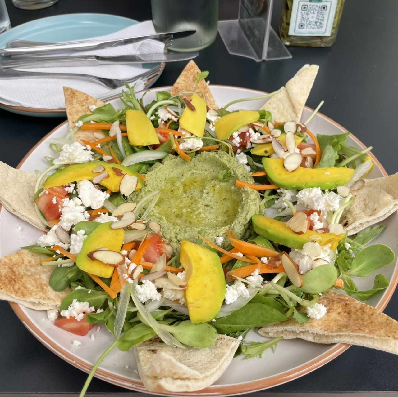 Ensalada Hummus Edamame