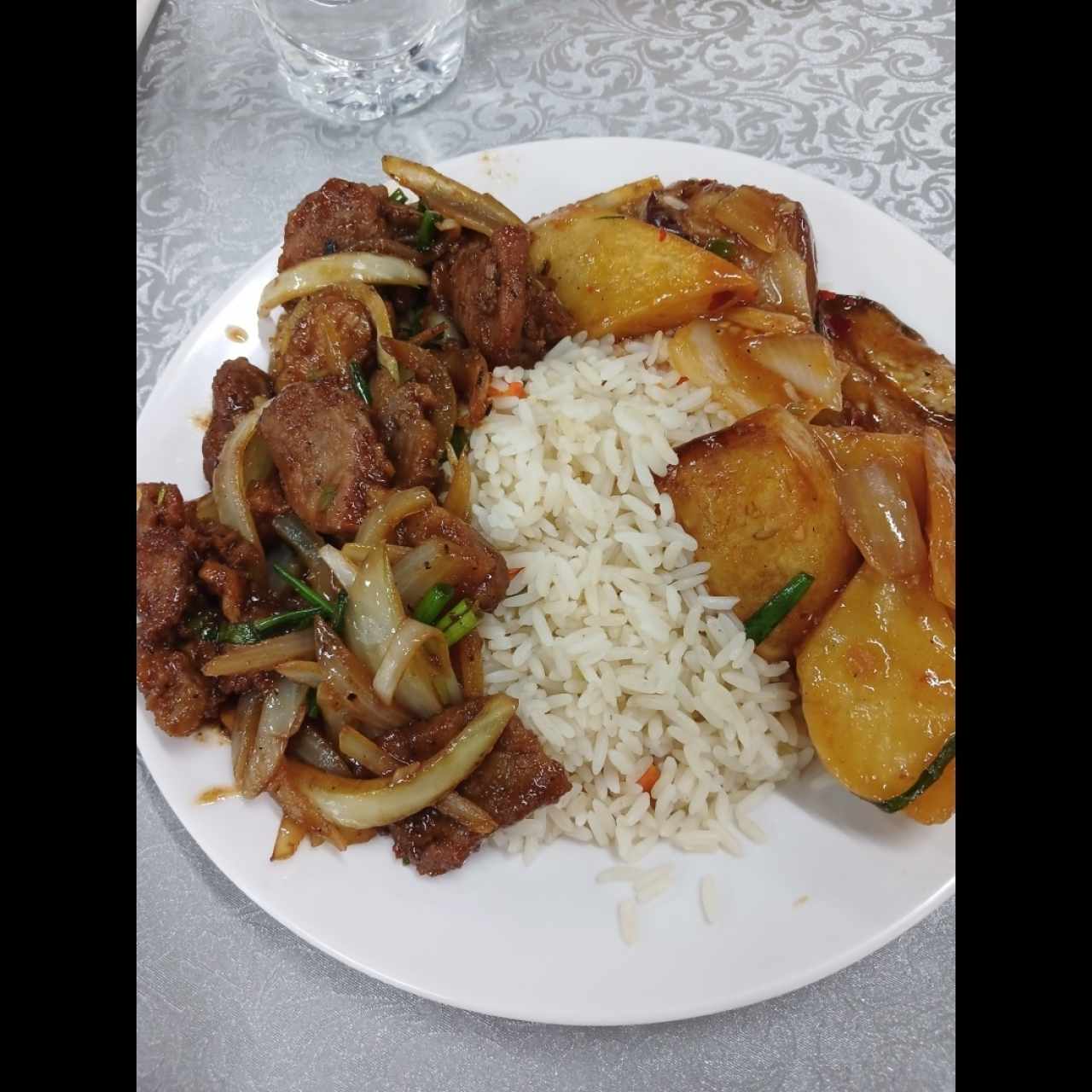 Comida de 1 proteina y 2 acompañamientos