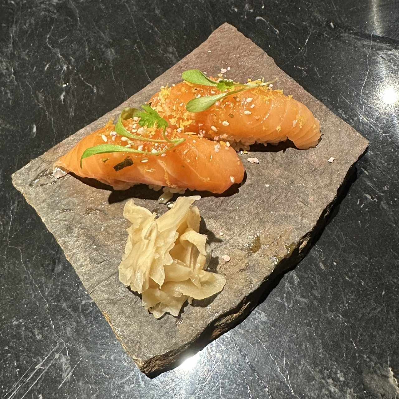 Nigiri salmon