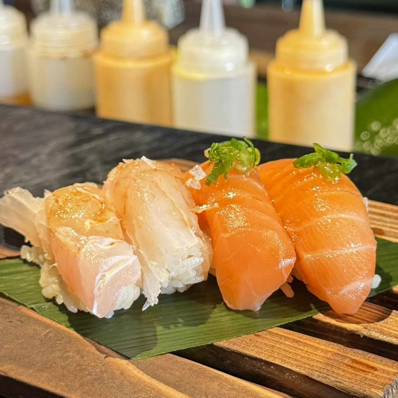 Nigiri de pesca del dia y salmón 