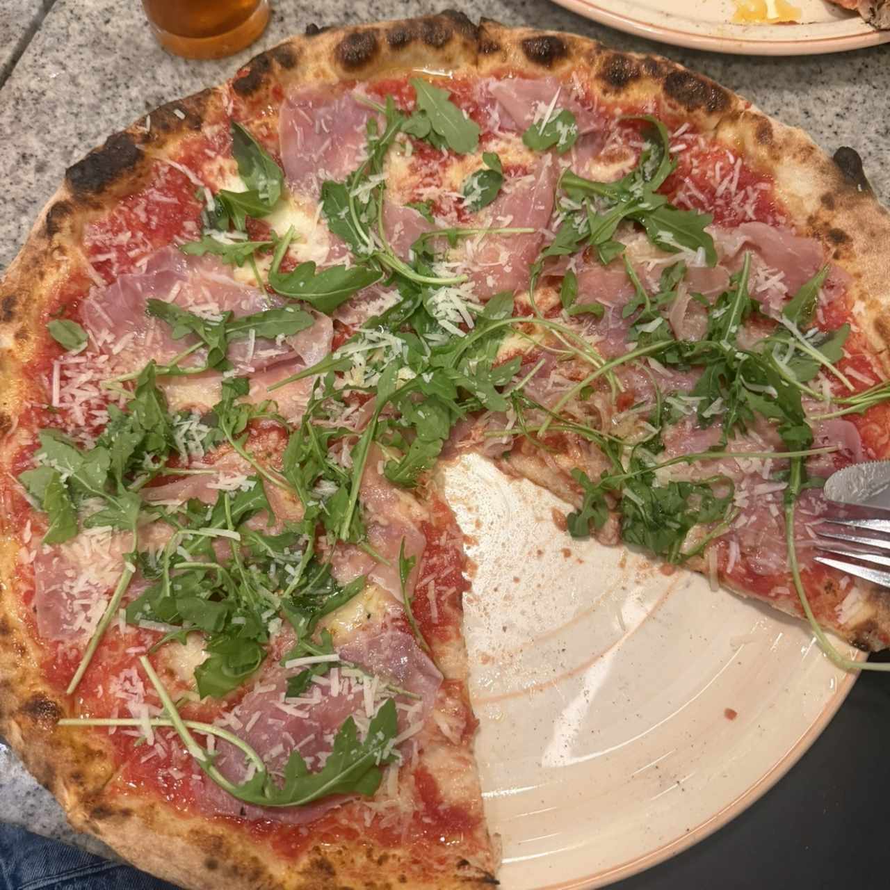 Pizza prosciutto e rucula