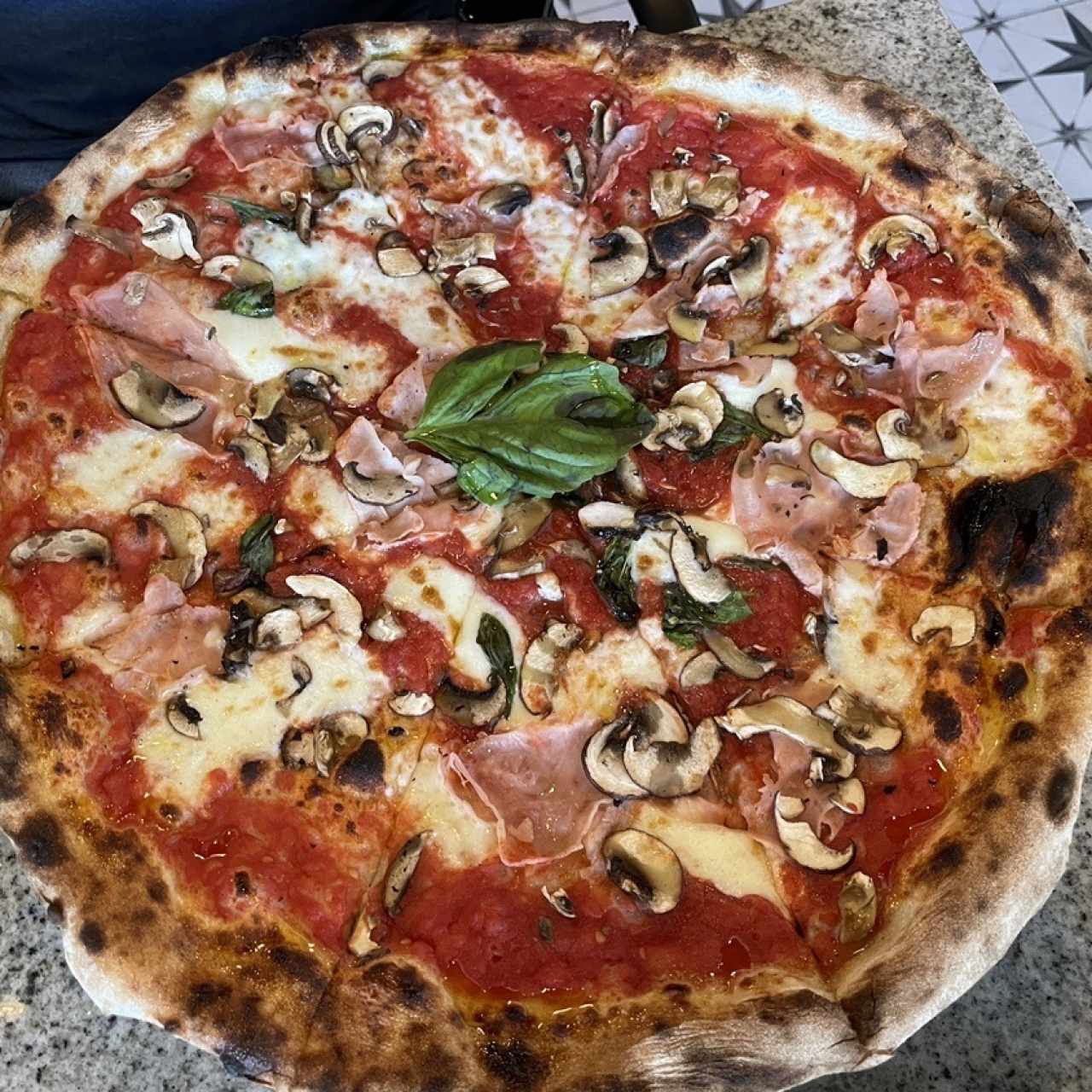 Pizza cotto e funghi