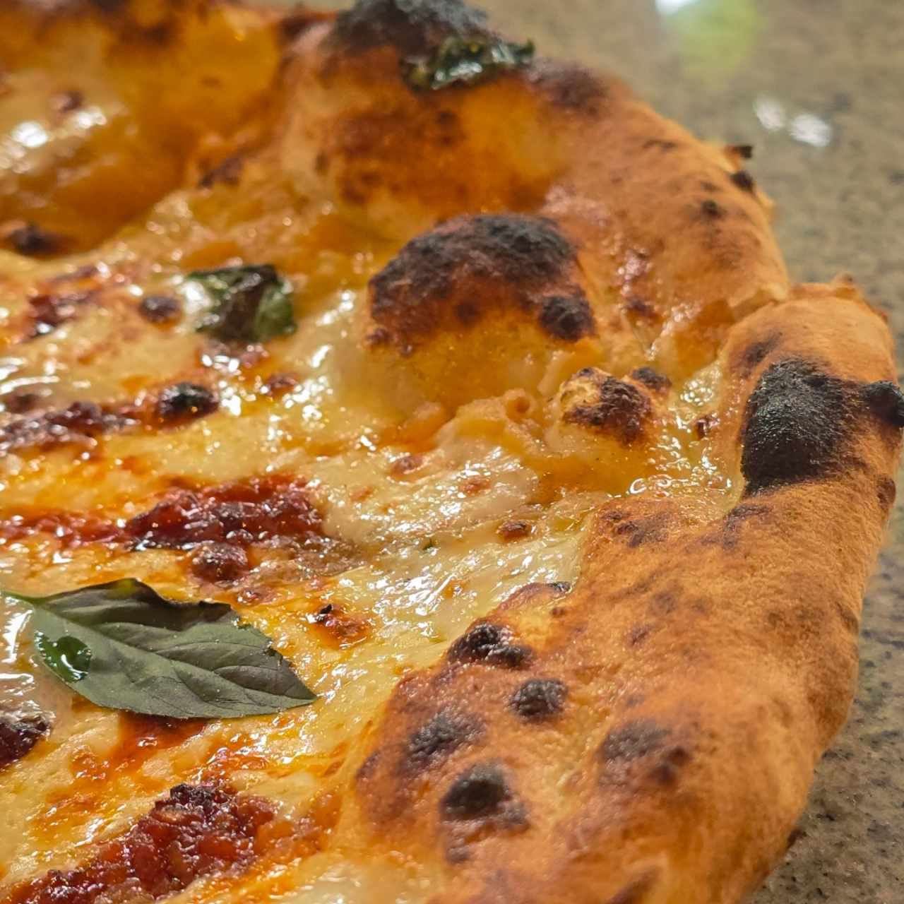 Pizza Speciale con Crema de Gorgonzola y Gianduja de Chorizo