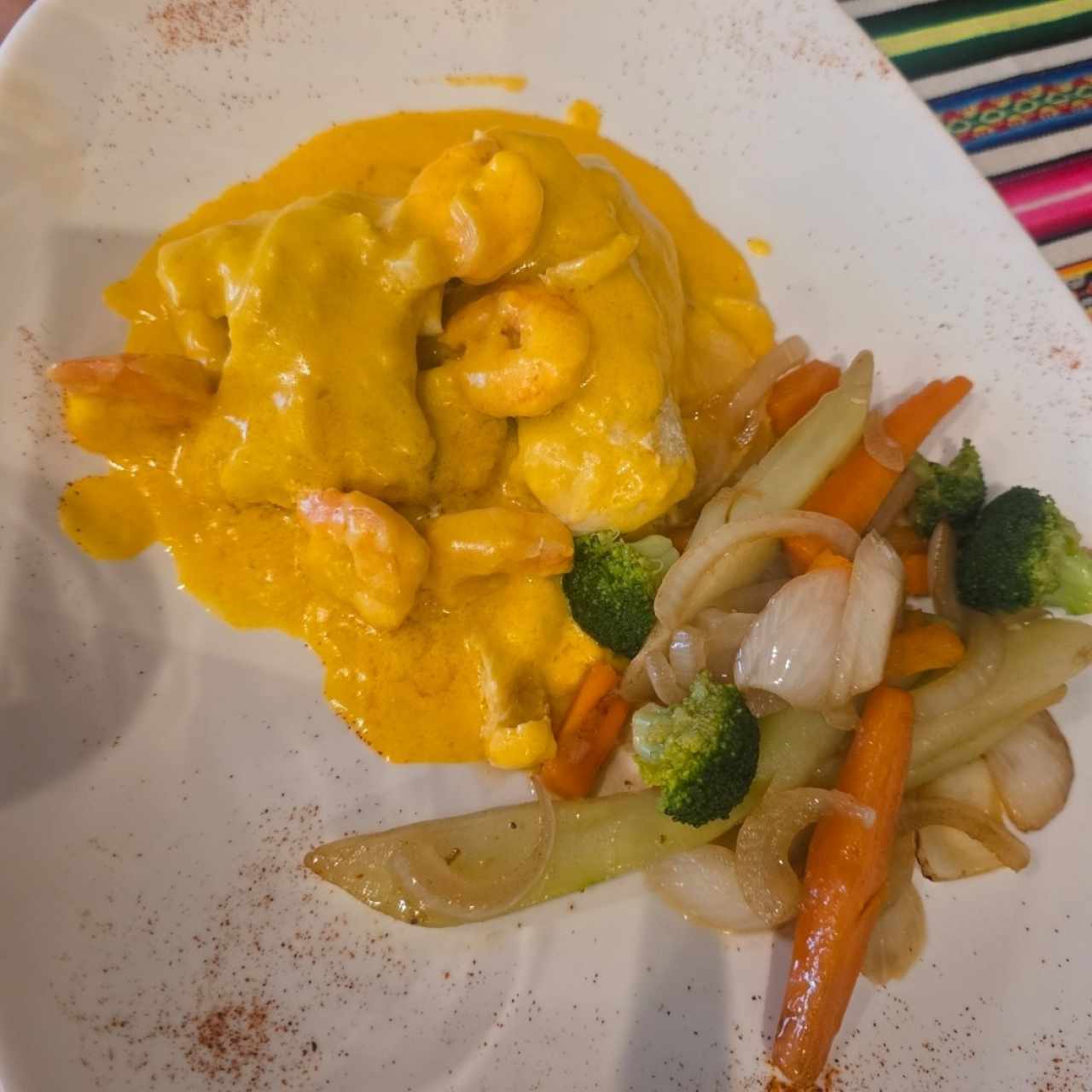 Corvina Rellena de Camarones
