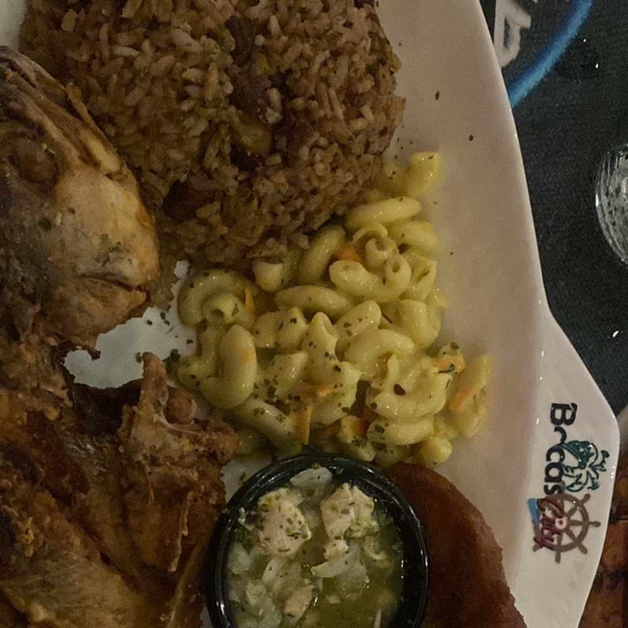 Oferta 2 … dos platos por 25 balboas 