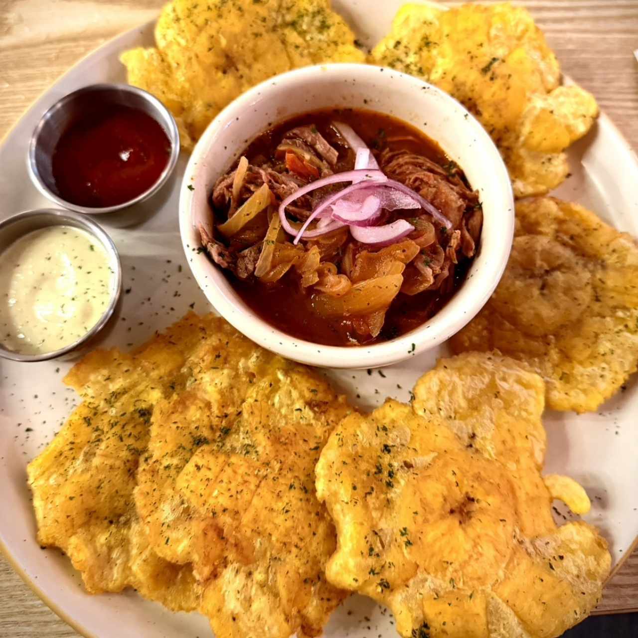 Ropa vieja y patacones