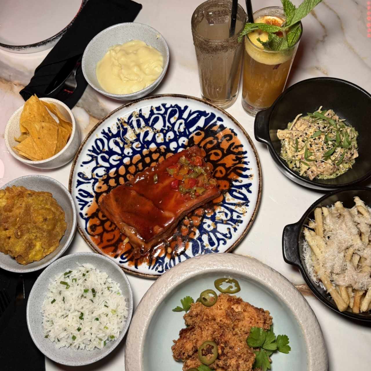 POLLO FRITO CON HOT HONEY Y CHILES