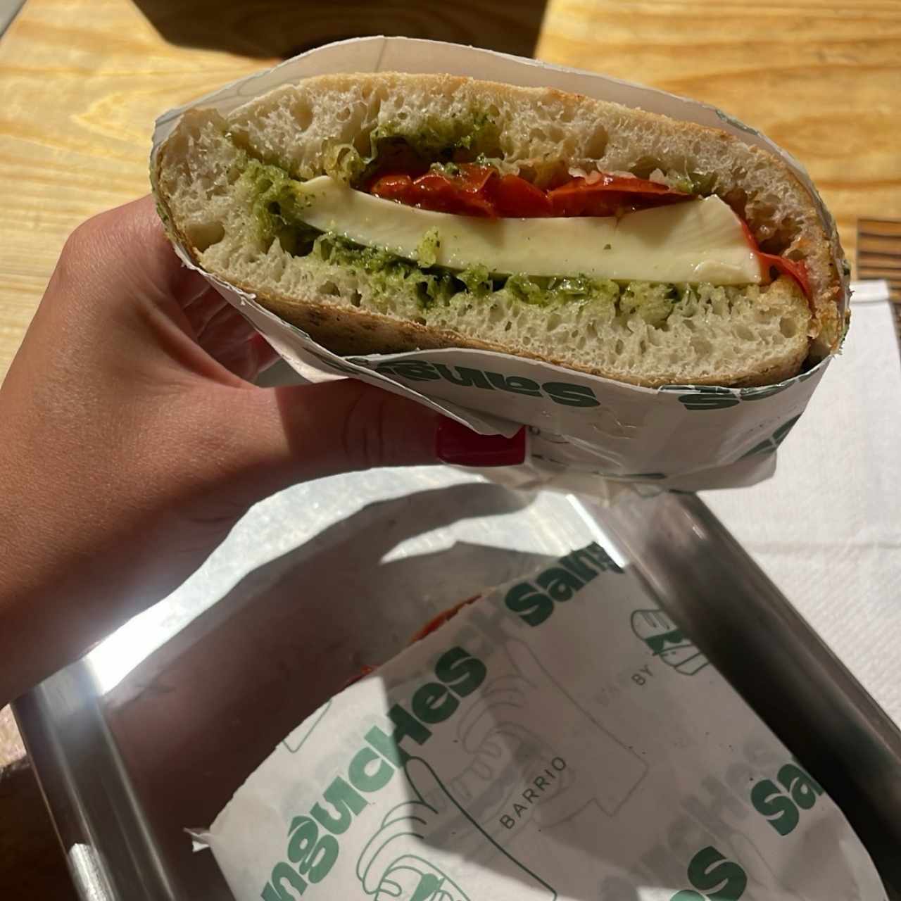 Emparedado sexy caprese