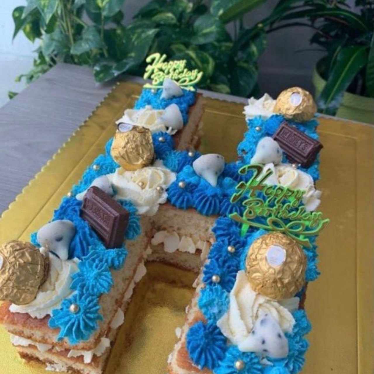 Letter & Number Cakes