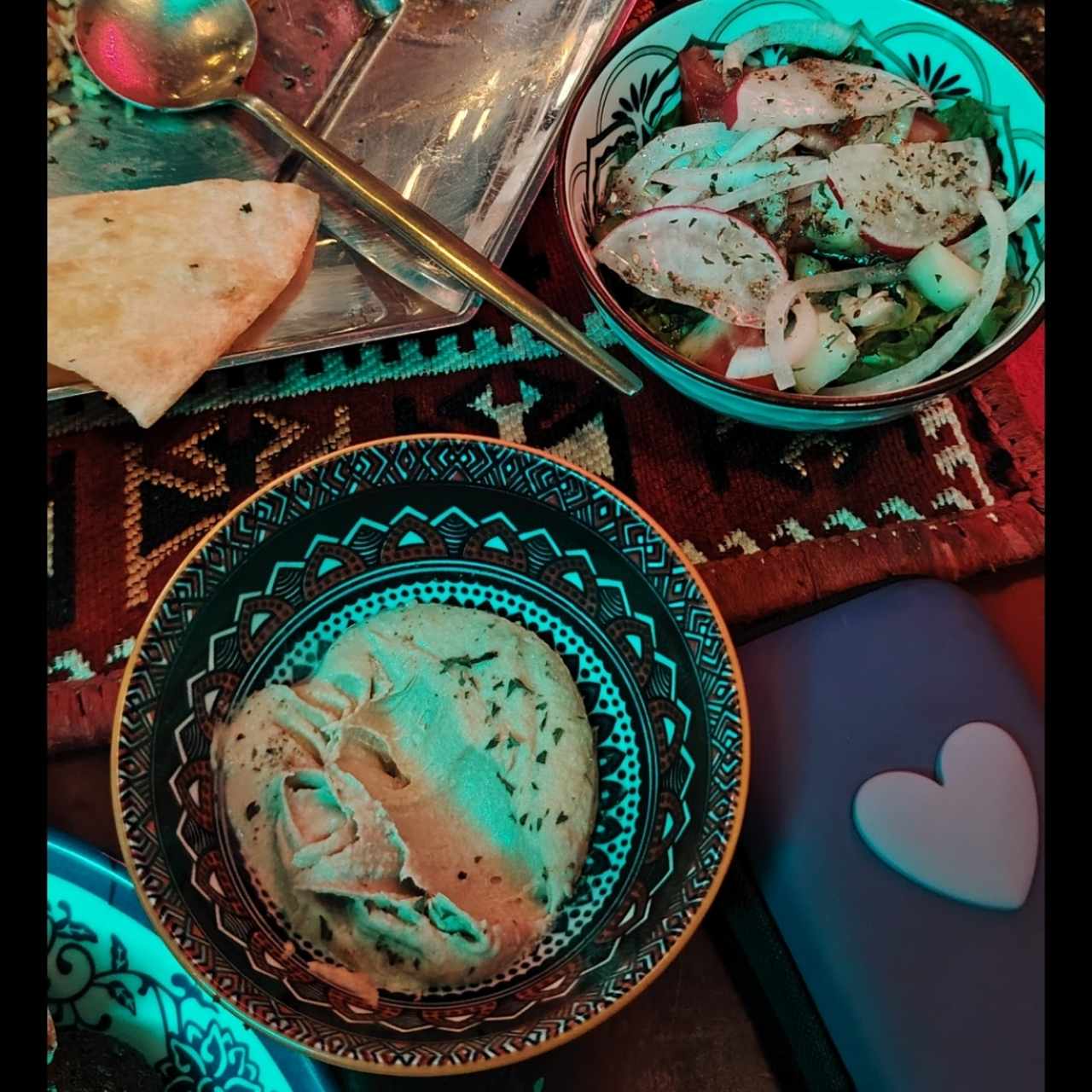 Ensalada y hummus