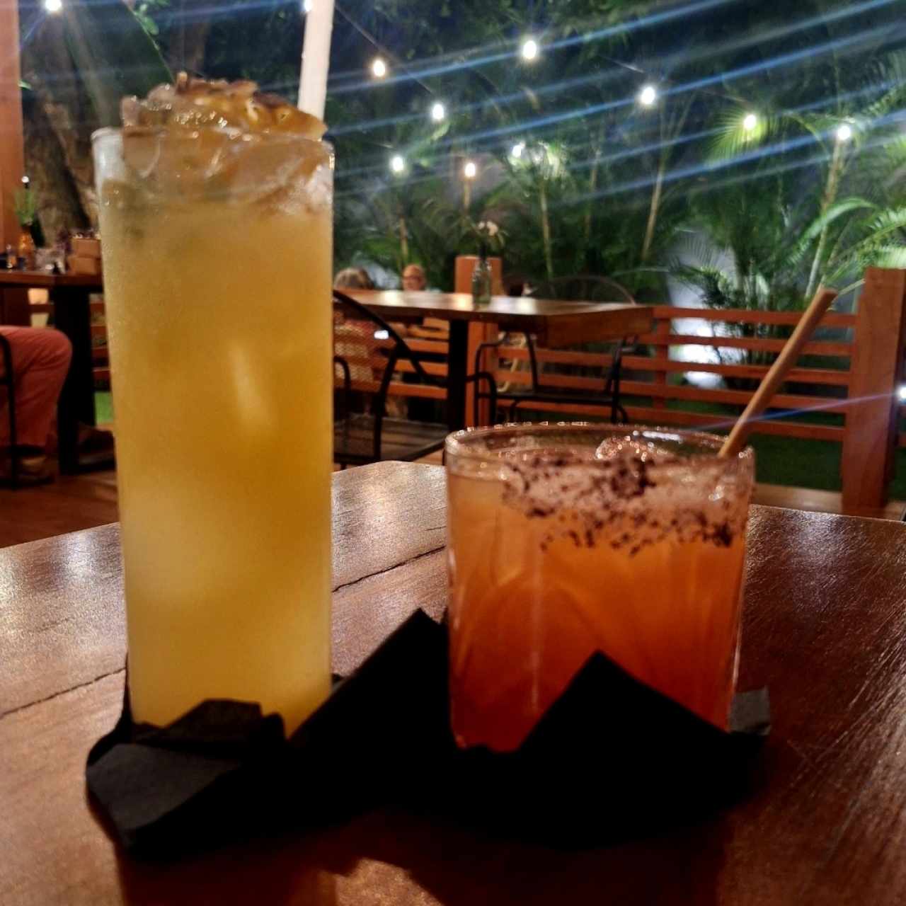 Ron con Piña ahumada y Tequila Sunrire
