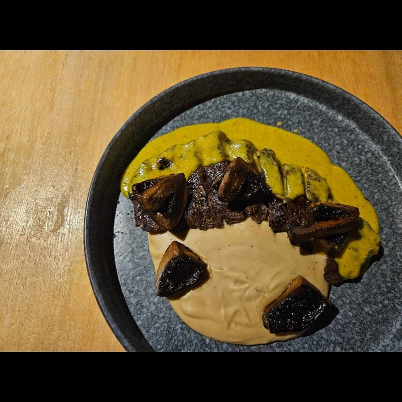 Picaña con champiñones y puré de otoe