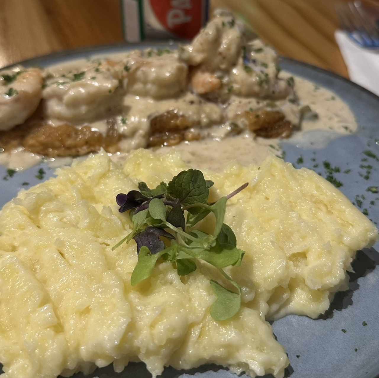 Pescado en salsa de camarones