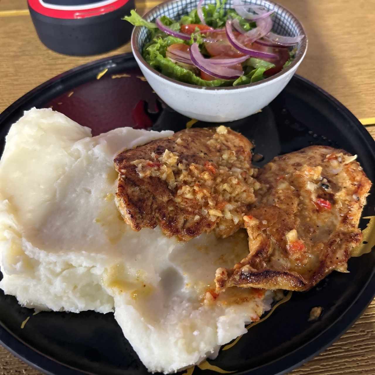 Pollo al ajillo