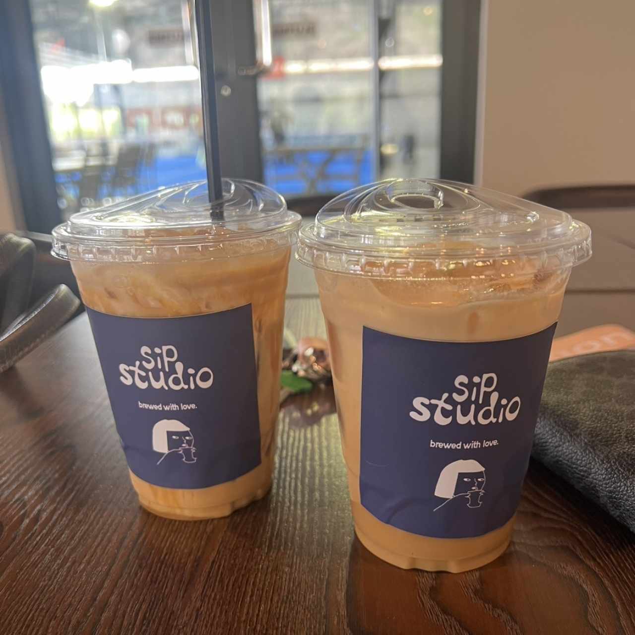 Iced latte de caramelo y vainilla