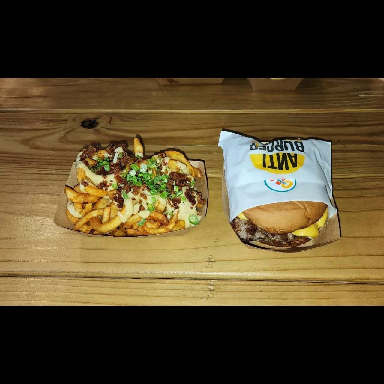 Hamburguesa Doble carne y Papas con añadidos