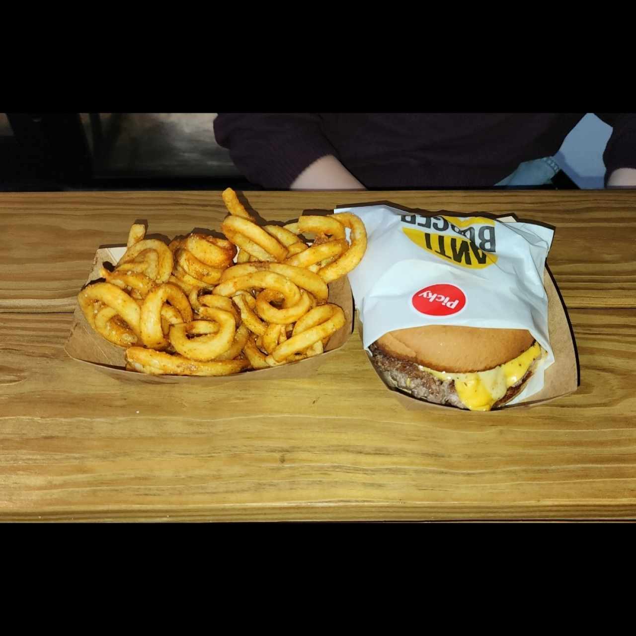 Hambuerguesa sencilla con papas