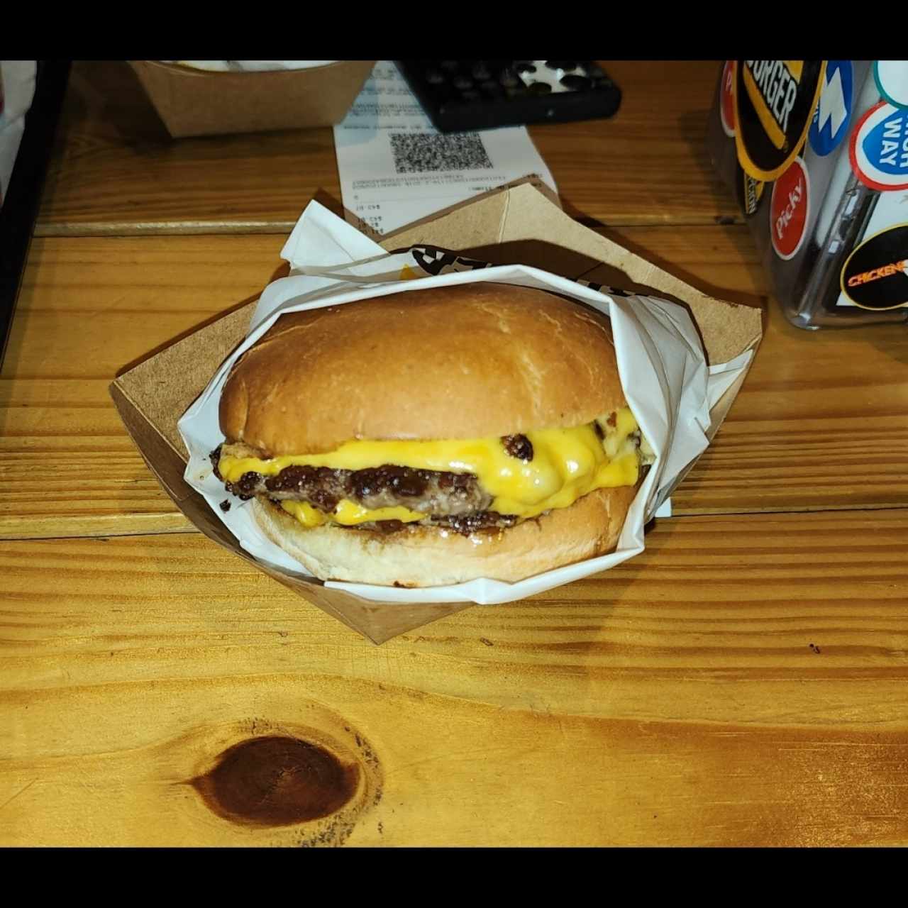 hamburguesa doble carne y queso.
