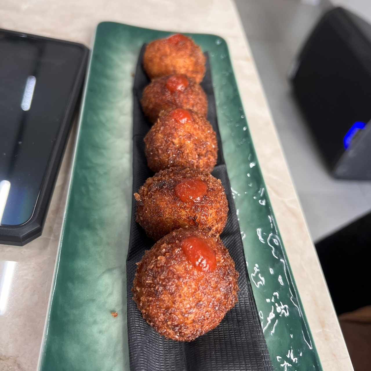 Croquetas de chorizo tableño 